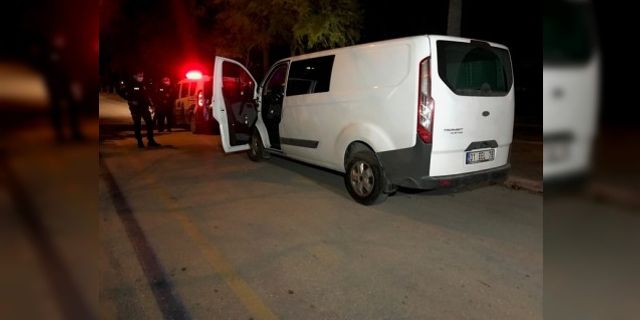 Adana'da minibüs sürücüsü kovalamaca sonucu yakalandı!