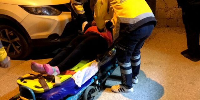 Adana'da imam nikahlı kocası tarafında darbedilen kadın, evden evden iki çocuğuyla yalın ayak kaçarak kurtuldu.