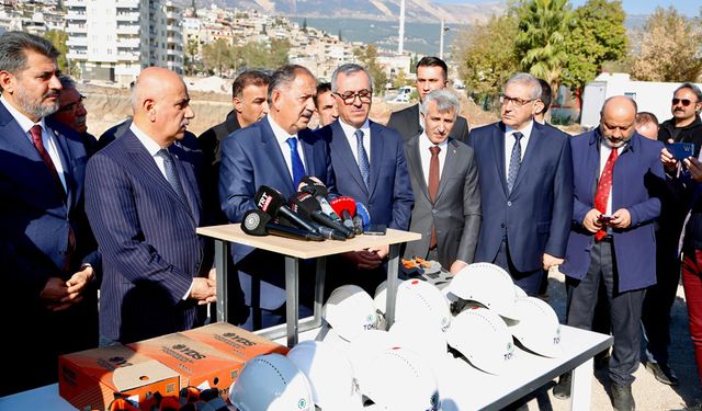 Bakan Özhaseki: 'Depremzede vatandaşlarımıza desteklerimiz sürüyor'