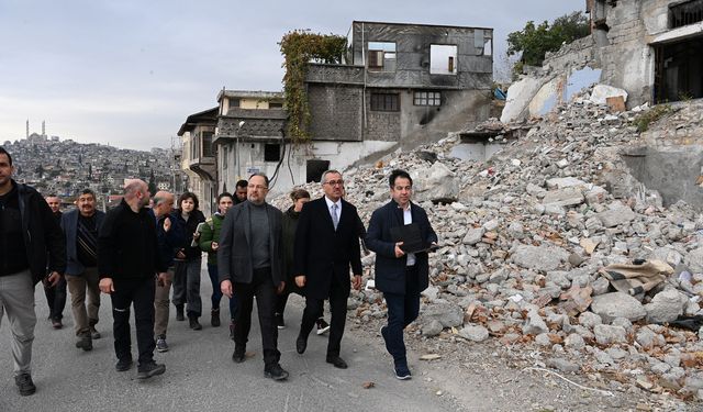 Güngör, Bakan Yardımcısı Gürgen İle Kahramanmaraş'ın Tarihi Mahallelerini İnceledi!