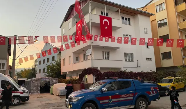 Van'da Şehit Olan Kahramanmaraşlı Askerin Baba Ocağı Türk Bayraklarıyla Donatıldı!