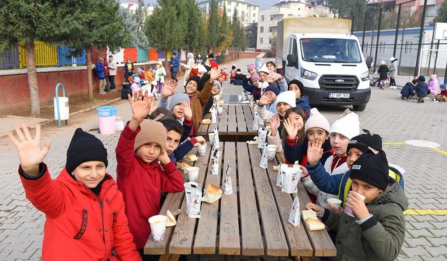 Kahramanmaraş'ta Öğrencilere Isıtan Çorba Sürprizi!