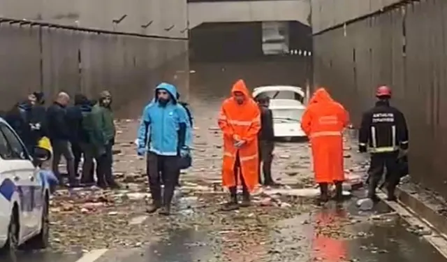 Antalya'daki Sel Felaketinde 1 Kişi Yaşamını Yitirdi: Otomobilde Ölü Bulundu!