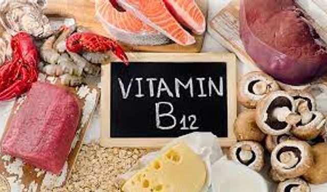 B12 Vitamini Eksikliği Belirtileri Nedir? B12 Hangi Besinlerde Var?