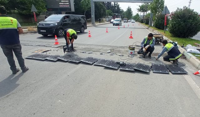 Kahramanmaraş'ta Trafik Güvenliği İçin Yol Yenileme ve İşaretler Yenileniyor!