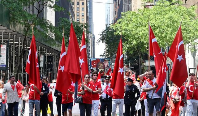 New York'ta Geleneksel Türk Günü Yürüyüşü ve Festivali Heyecanı
