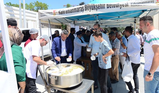 Kahramanmaraş'ta Muharrem Ayında Vatandaşlara Aşure İkramı