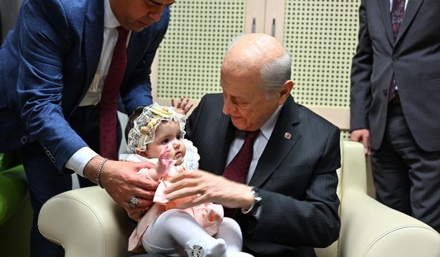 Devlet Bahçeli, Kahramanmaraşlı Bebek Umay Ayça ile Anları Törene Renk Kattı