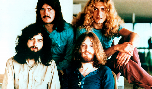 1972'de Led Zeppelin grubu konser için Singapur'a geldiğinde onlardan hangisi istenmiş kabul etmeyince uçaklarından ber