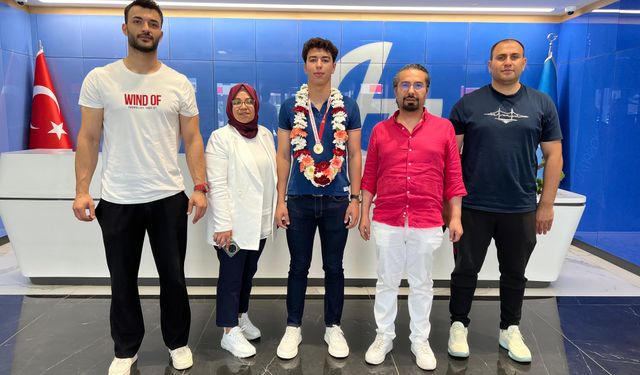 Halil Gürsoy’dan Türkiye Şampiyonuna ödül ve tebrik