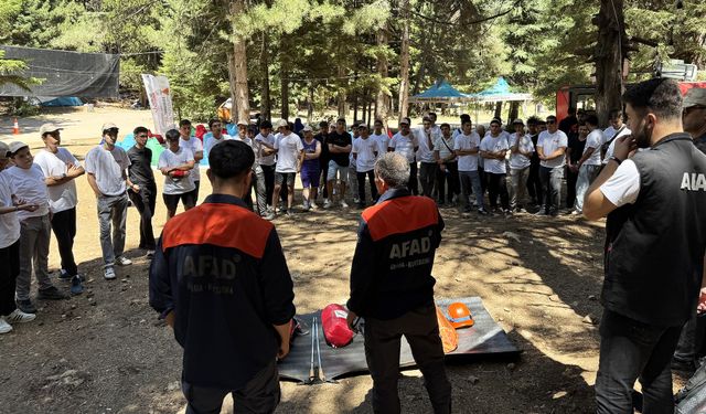 Başkonuş Yaylası’nda Gençlik Rüzgârı: Pusula Maraş Kampı Unutulmaz Anlara Sahne Oldu
