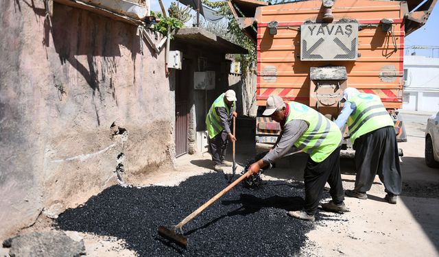 Kahramanmaraş'ta Bozulan Yollar Asfaltla Onarılıyor