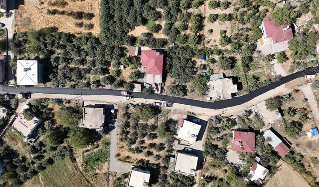 Türkoğlu’nda Dar ve Tehlikeli Yol, Sıcak Asfaltla Yenilendi