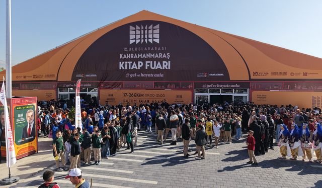 Kahramanmaraş Kitap Fuarının İlk Gününde 20 Bin Ziyaretçi!