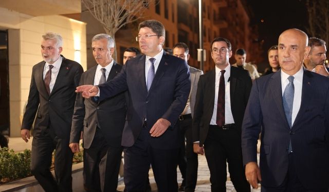 Bakan Tunç, Kahramanmaraş’ta Deprem Çalışmalarını İnceledi