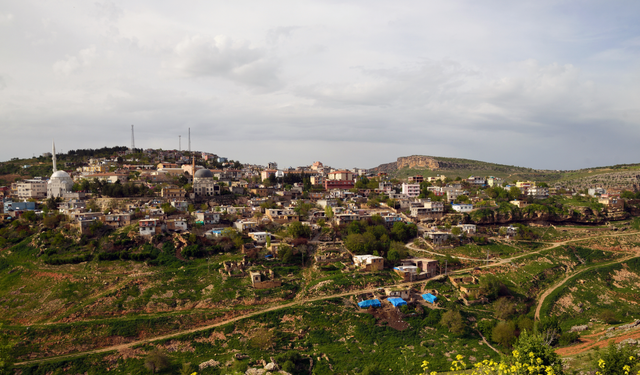 Türkiye'de hangi adda bir ilçe yoktur? Eğil, tut, gör, olur.