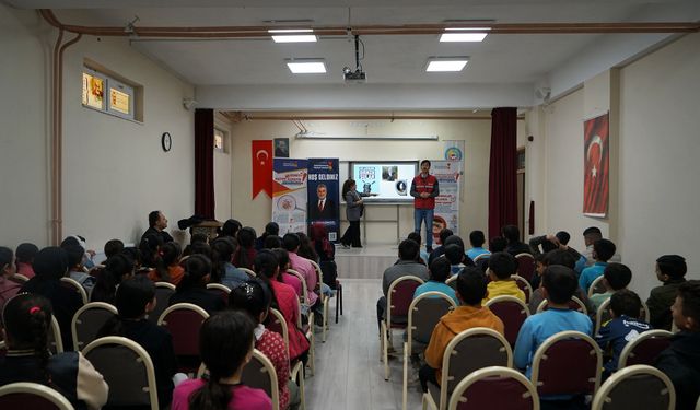 Kahramanmaraş’ta Öğrencilere Sivrisinek ve Zararlılar Anlatıldı