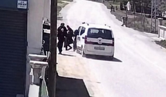 Kahramanmaraş’ta Korkutan Anlar: Karşıya Geçen Kadına Araç Çarptı!