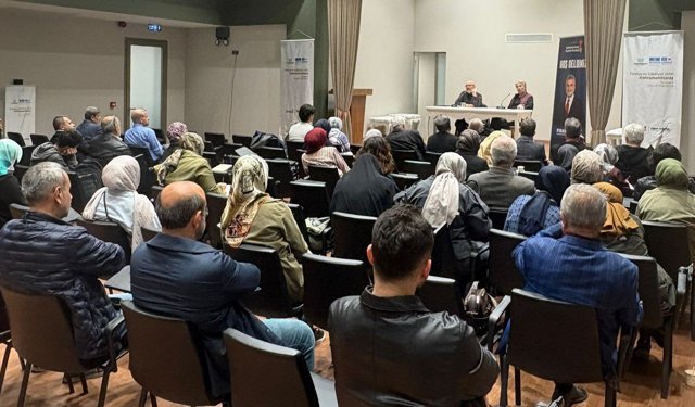 Kahramanmaraş’ta Yazarlık Akademisi Yoğun İlgi Gördü: Duran Boz Deneyimlerini Paylaştı