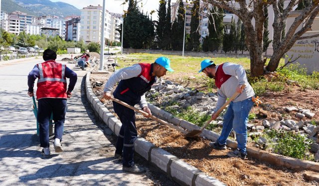 Onikişubat’ta 9 Mahallede Eş Zamanlı Yol ve Kaldırım Seferberliği