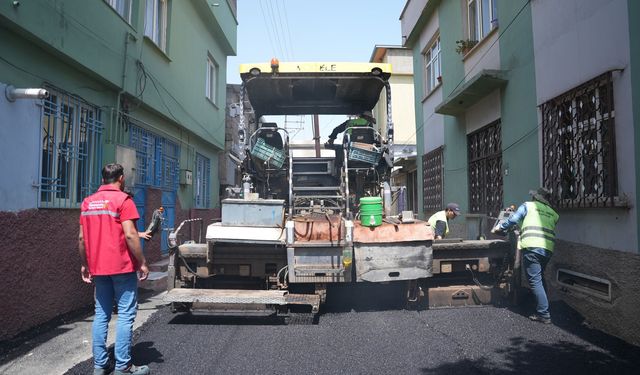 Kahramanmaraş’ta 12 Noktada Yoğun Asfalt Mesaisi
