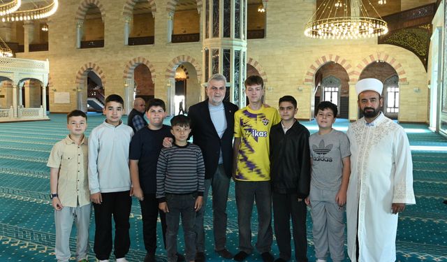 Başkan Görgel Bayram Namazını Vatandaşlarla Birlikte Kıldı