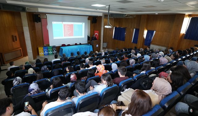 Kahramanmaraş’ta gençlere iklim değişikliği semineri