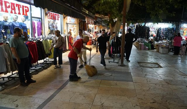 Kahramanmaraş’ta Bayram Öncesi Yoğun Temizlik Mesaisi