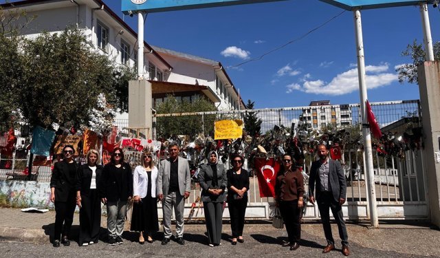 Kahramanmaraş’ta hüzünlü Anneler Günü! Ayla öğretmen ve öğrenciler unutulmadı