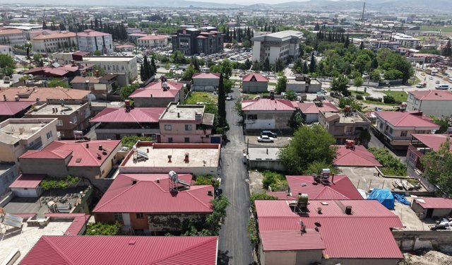Kahramanmaraş’ta asfalt seferberliği: Yavuz Selim Mahallesi’nde yollar yenileniyor