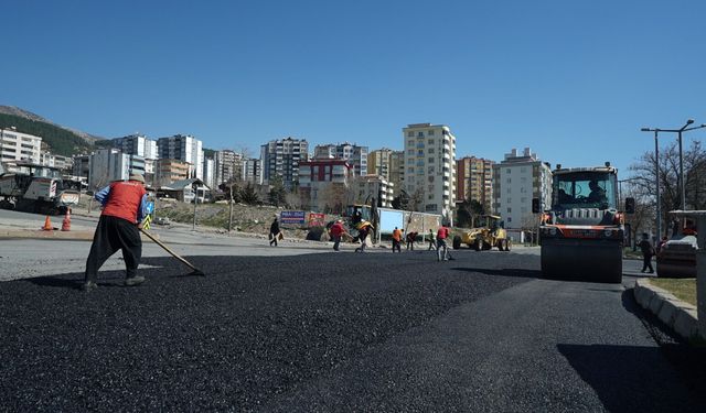 Kahramanmaraş'ta Dev Asfalt Hamlesi! 11 Noktada Çalışma Başladı