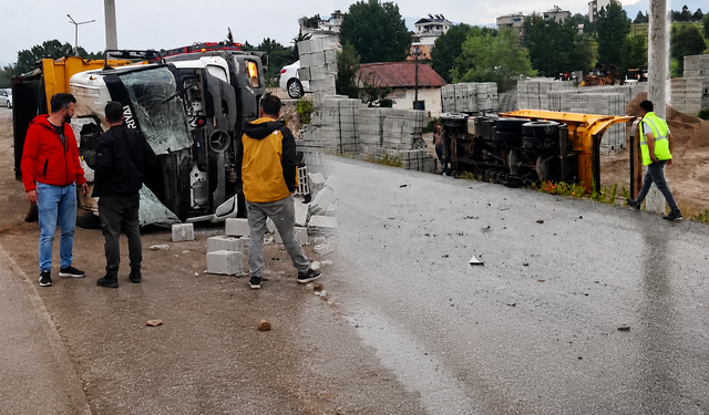 Kahramanmaraş’ta Kamyon Devrildi! Sürücü Araçta Sıkıştı