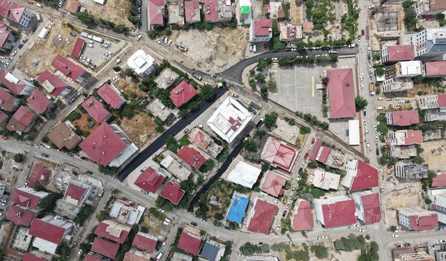 Egemenlik Mahallesi’nde Asfalt Seferberliği: Dulkadiroğlu’nda Yollar Yenileniyor