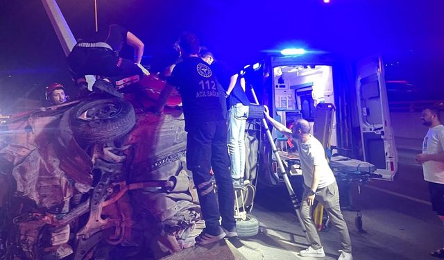 Kahramanmaraş’ta Direksiyon Hakimiyetini Kaybetti, Direğe Saplandı!