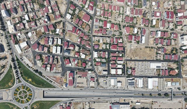 Dulkadiroğlu’nda Asfalt Seferberliği: Üç Sokakta Çalışmalar Sürüyor