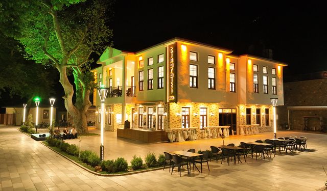 Kahramanmaraş'ta Çınaraltı Çay Bahçesi Açıldı! Pınarbaşı Yepyeni Yüzüne Kavuştu