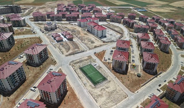 Kahramanmaraş'a 78 Milyon TL'lik Spor Yatırımı! 31 Halı Saha Hizmete Açıldı