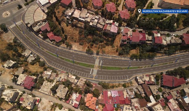 Kahramanmaraş'ta En Yoğun Bulvarlardan Biri Baştan Yapılıyor