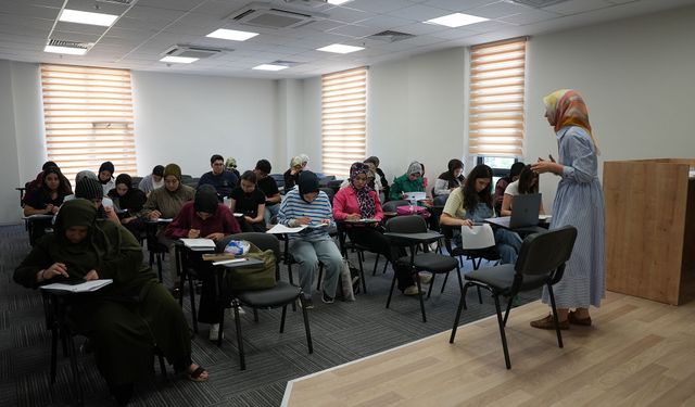 Kahramanmaraş'ta 60 Genç Hızlı Okuma Eğitimiyle Mezun Oldu