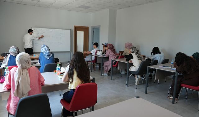 Kahramanmaraş'ta LGS, TYT ve KPSS Adaylarına Büyük Fırsat! Ücretsiz Kamplar Başladı