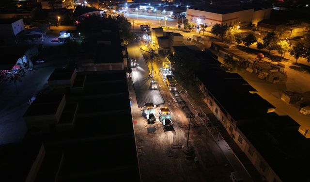 Kahramanmaraş'ta Gece Gündüz Asfalt Mesaisi! Toptancılar Sitesi Yenileniyor