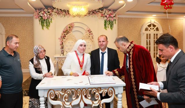 Kahramanmaraş'ta Duygulandıran Düğün! Görme Engelli İki Öğretmen Evlendi