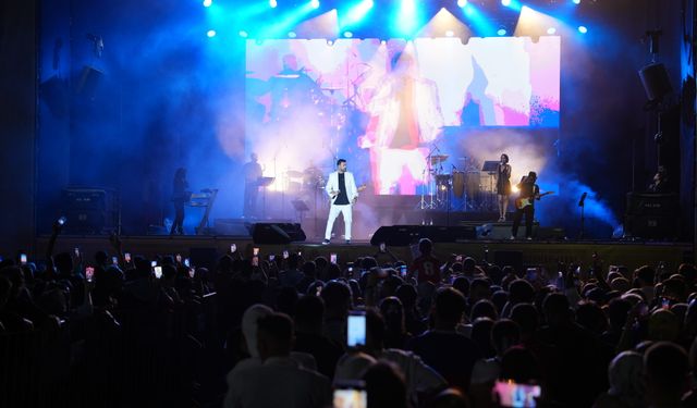 Kahramanmaraş’ta Burak Kut Coşkusu! Ağustos Fuarı’nda Unutulmaz Gece