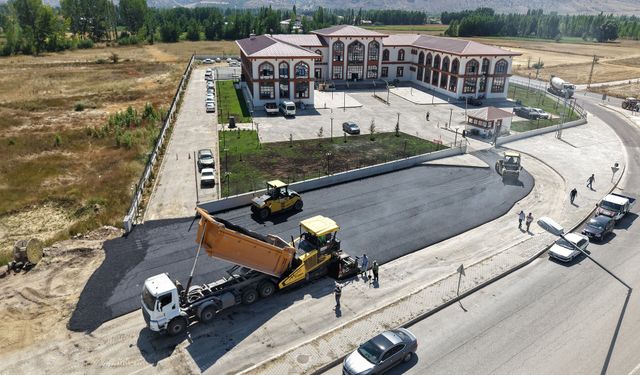 Kahramanmaraş’ta yeni hizmet binasının yol ve otoparkı yenileniyor