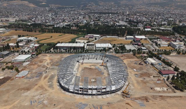Yeni Kahramanmaraş Stadyumu'nda Tribünler Tamamlandı, Çatı Yükseliyor