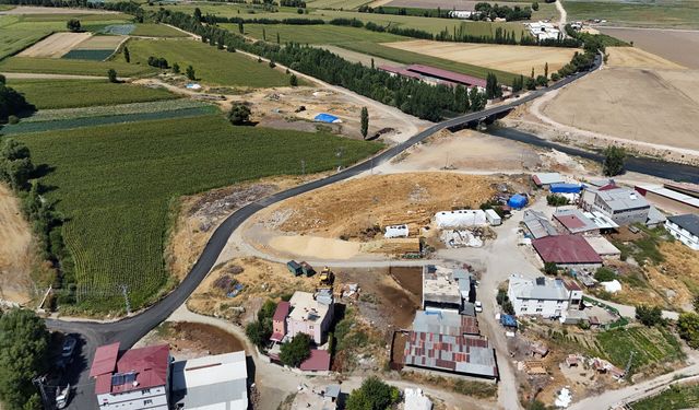Kahramanmaraş’ta 5 mahallenin kullandığı yol yenilendi: 4 bin ton asfalt
