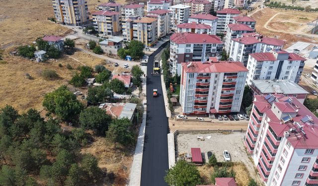 Afşin’de 1,5 kilometrelik Atlas Caddesi için asfalt seferberliği