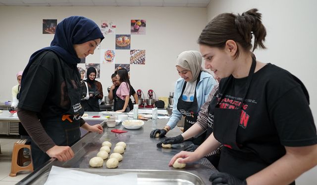 Kahramanmaraş’ta 552 genç yaz tatilinde 24 farklı branşta eğitim aldı