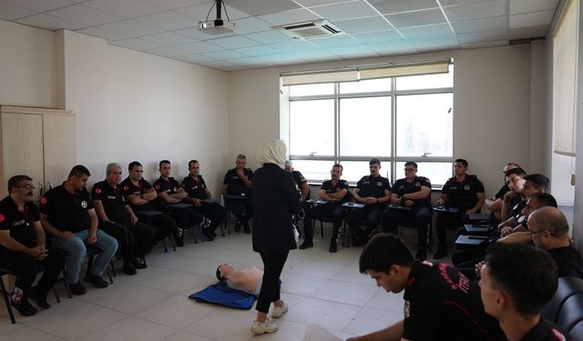 Kahramanmaraş İtfaiyesi Personeline İlk Yardım Eğitimi