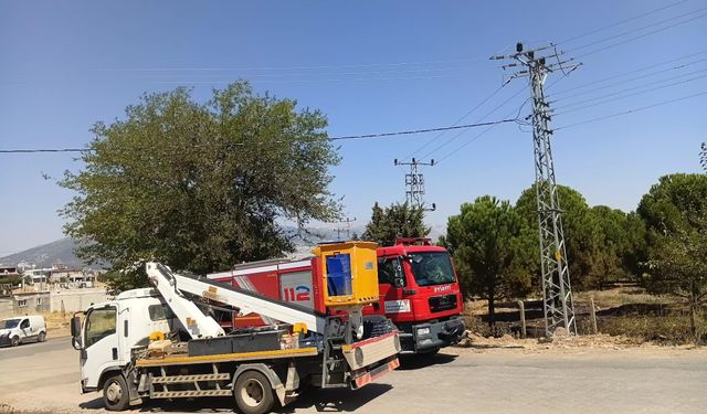 Kahramanmaraş’ta TOKİ’nin yanında alevler yükseldi: Yangın büyümeden söndürüldü